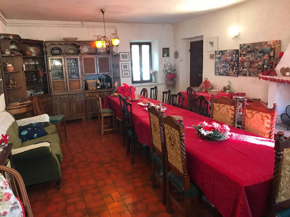 casa indipendente in vendita a Pesaro in zona Monteciccardo