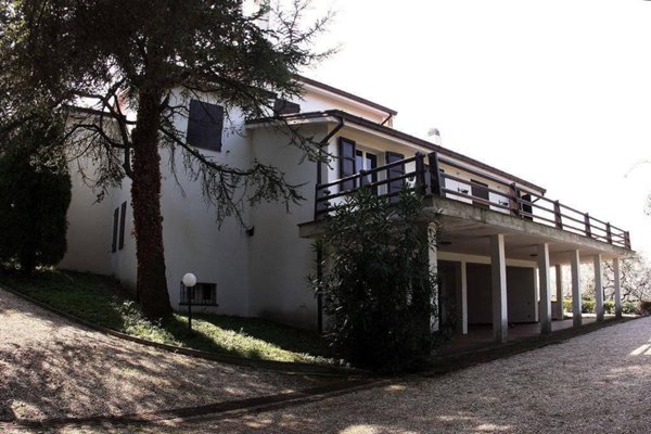 casa indipendente in vendita a Pesaro in zona Novilara