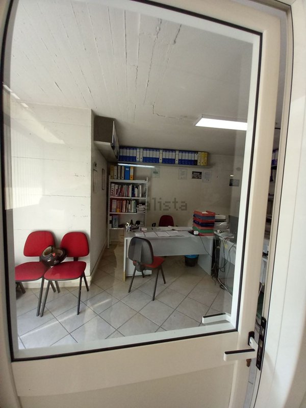 locale di sgombero in vendita a Pesaro