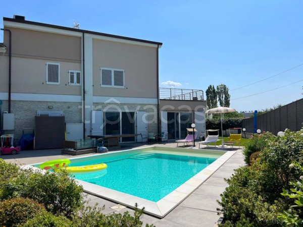 casa indipendente in vendita a Pesaro in zona Tre Ponti