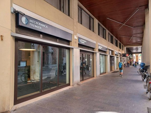 ufficio in vendita a Pesaro in zona Centro Città