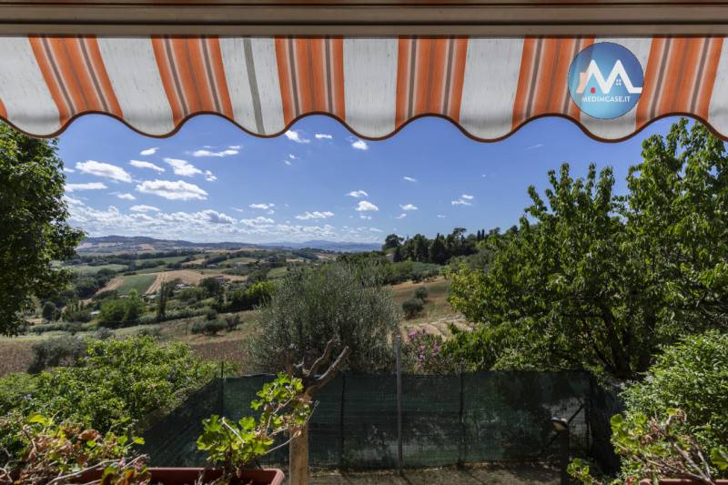 casa indipendente in vendita a Pesaro in zona Candelara