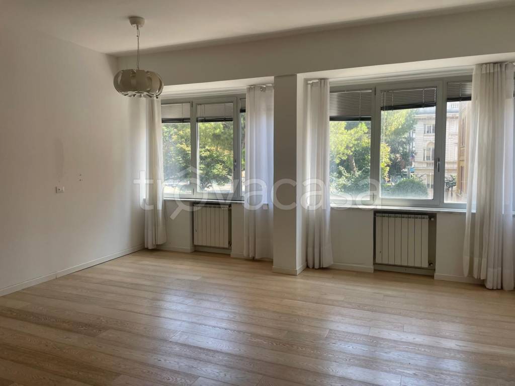 appartamento in vendita a Pesaro in zona Centro Città