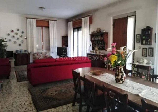 casa indipendente in vendita a Pesaro in zona Fabbrecce