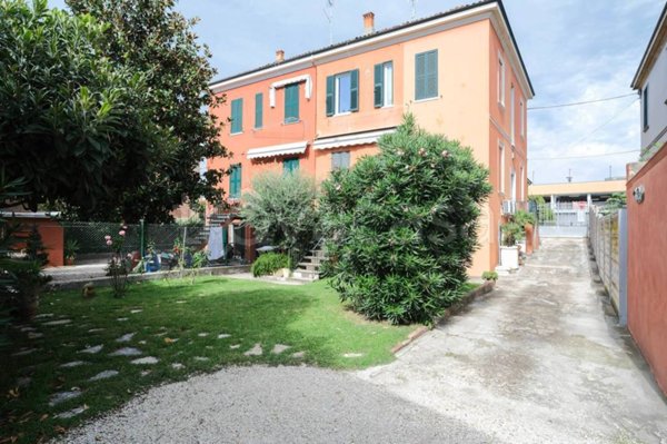 casa indipendente in vendita a Pesaro in zona Mare