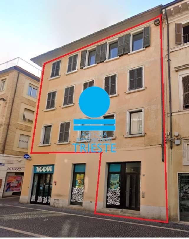 appartamento in vendita a Pesaro in zona Centro Città