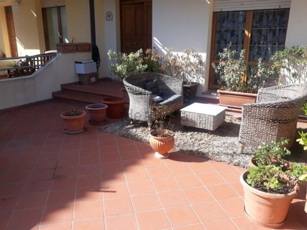 casa indipendente in vendita a Pesaro