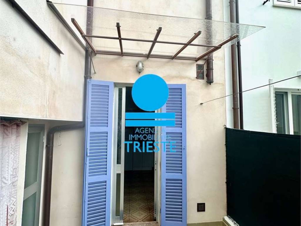 casa indipendente in vendita a Pesaro in zona Porto
