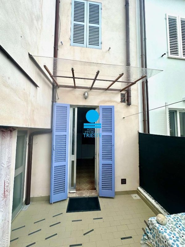 casa indipendente in vendita a Pesaro in zona Porto