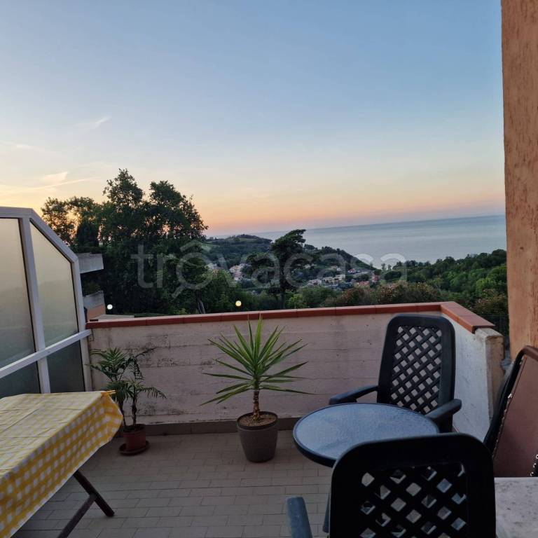 appartamento in vendita a Pesaro in zona Mare