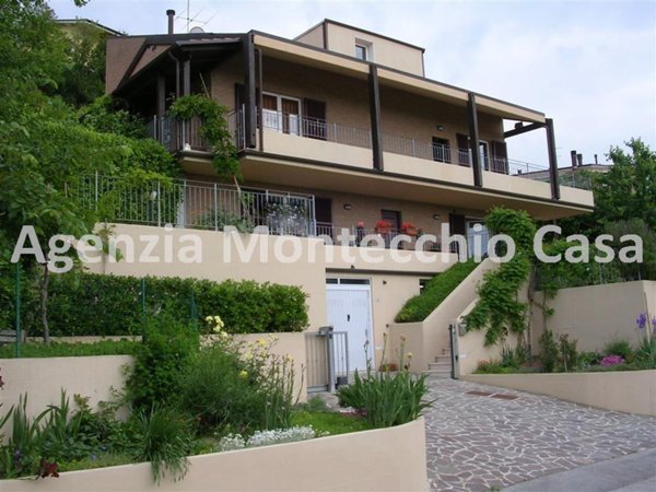 casa indipendente in vendita a Pesaro in zona Mare