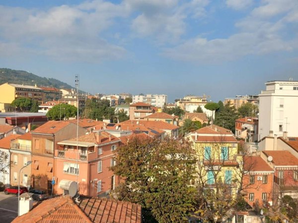 appartamento in vendita a Pesaro in zona Mare