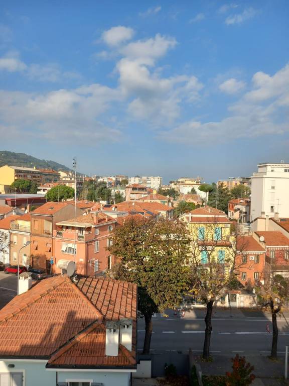 appartamento in vendita a Pesaro in zona Mare