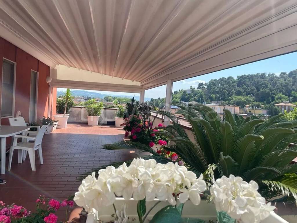 appartamento in vendita a Pesaro in zona Soria