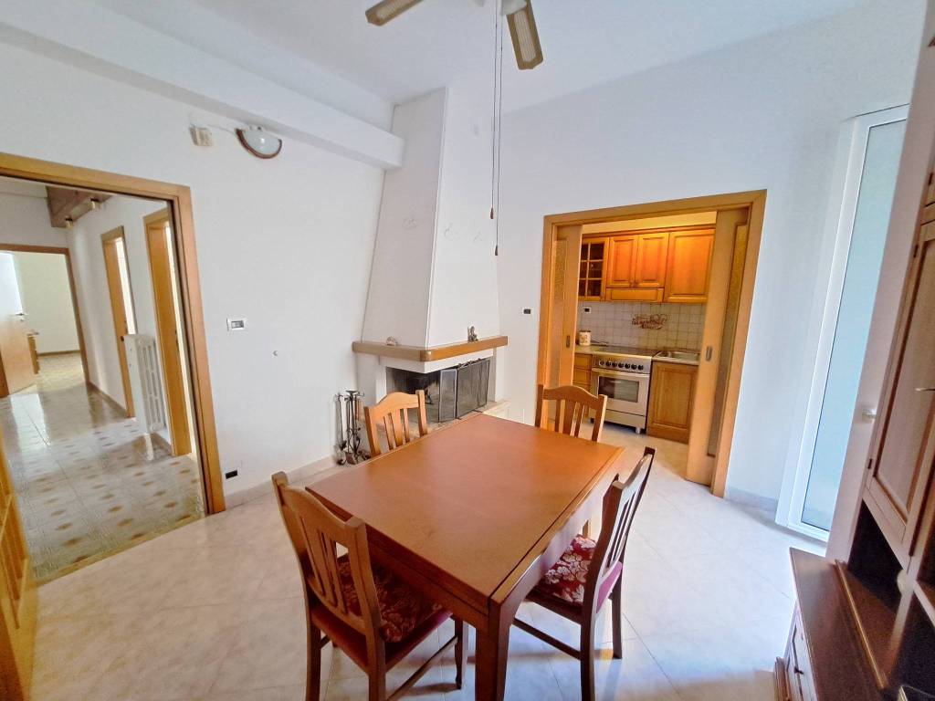 appartamento in vendita a Pesaro in zona Loreto