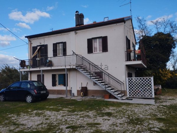 casa indipendente in vendita a Pesaro in zona Villa Fastiggi