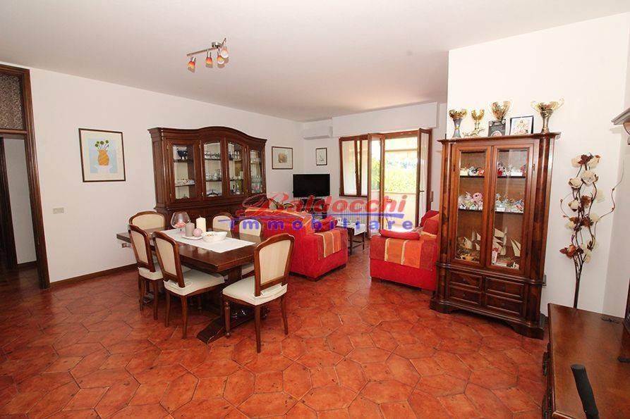 casa indipendente in vendita a Pesaro in zona Novilara