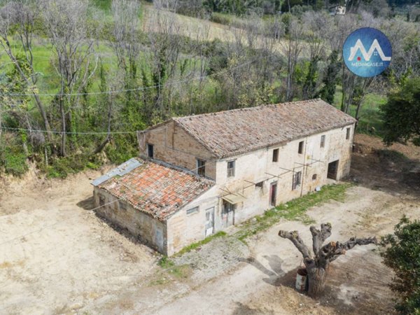 casa indipendente in vendita a Pesaro in zona Soria