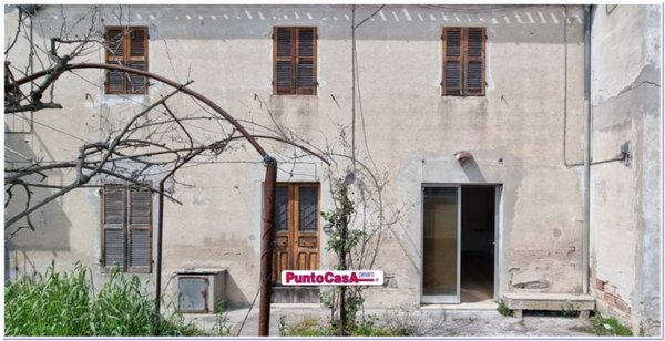 appartamento in vendita a Pesaro in zona Centro Città