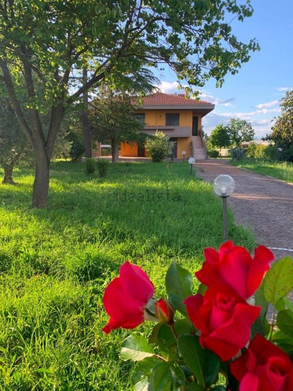 casa indipendente in vendita a Pesaro in zona Centro Città