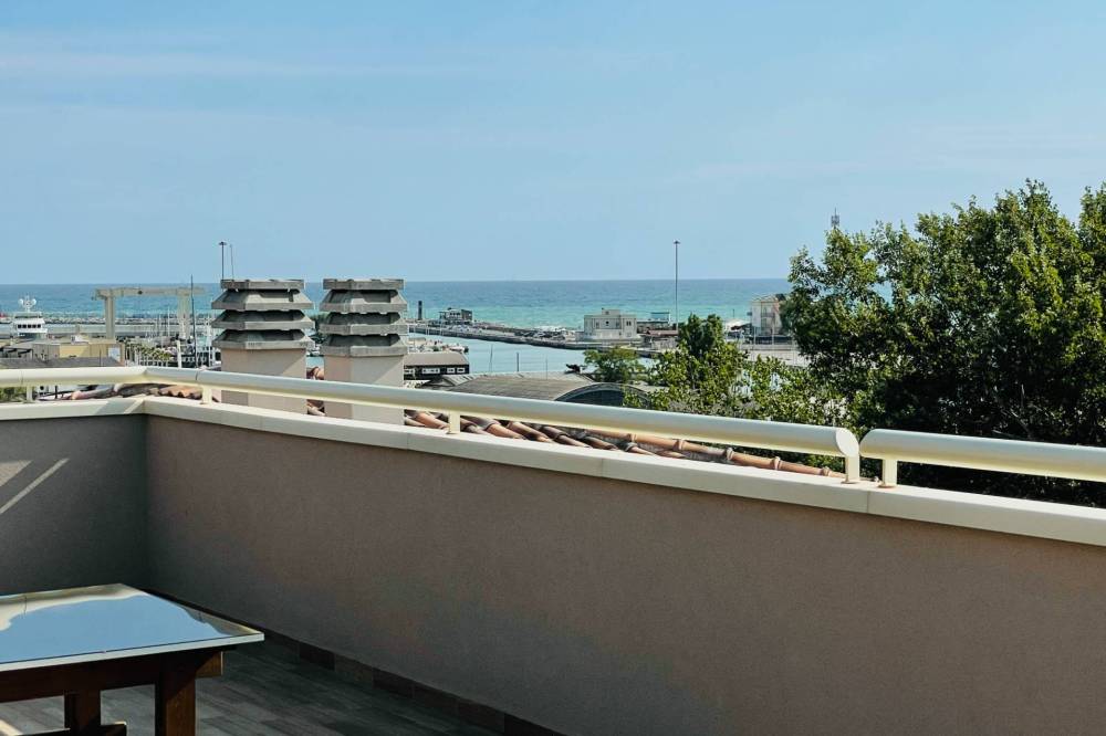 appartamento in vendita a Pesaro in zona Mare