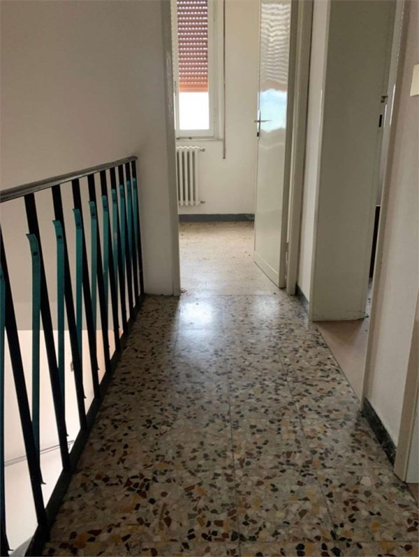 casa indipendente in vendita a Pesaro in zona Cattabrighe