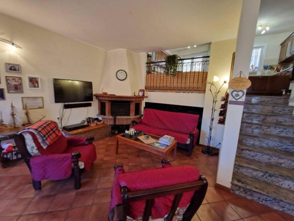 casa indipendente in vendita a Pesaro in zona Novilara