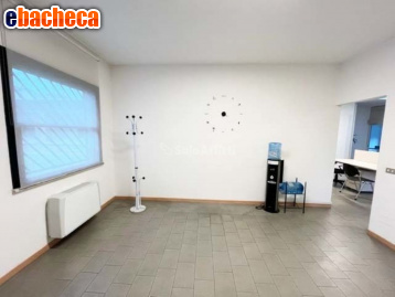 ufficio in vendita a Pesaro