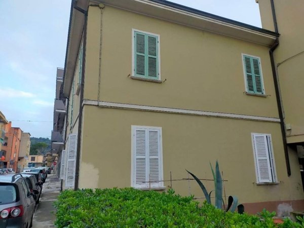 casa indipendente in vendita a Pesaro