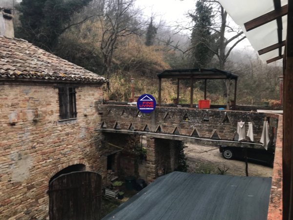 casa indipendente in vendita a Pesaro in zona Monteciccardo