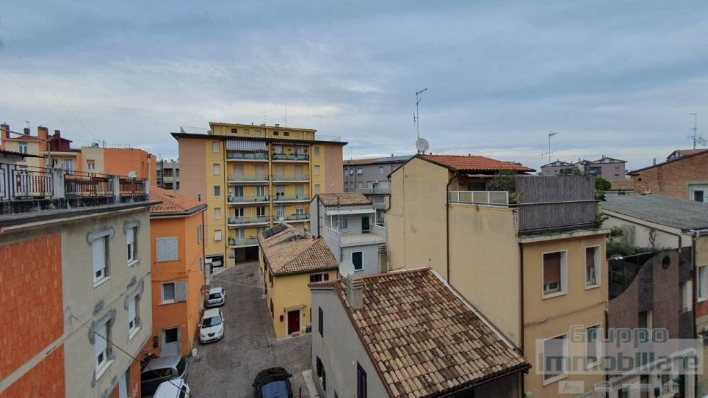 appartamento in vendita a Pesaro in zona Centro Città