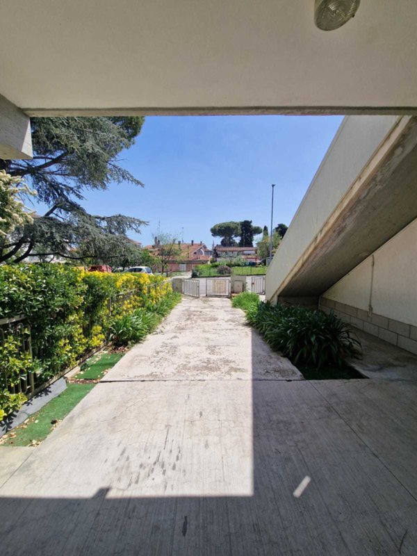 casa indipendente in vendita a Pesaro in zona Case Bruciate