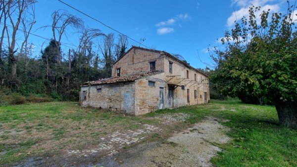 casa indipendente in vendita a Pesaro in zona Fabbrecce