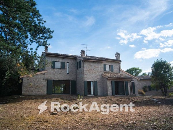 casa indipendente in vendita a Pesaro in zona Mare