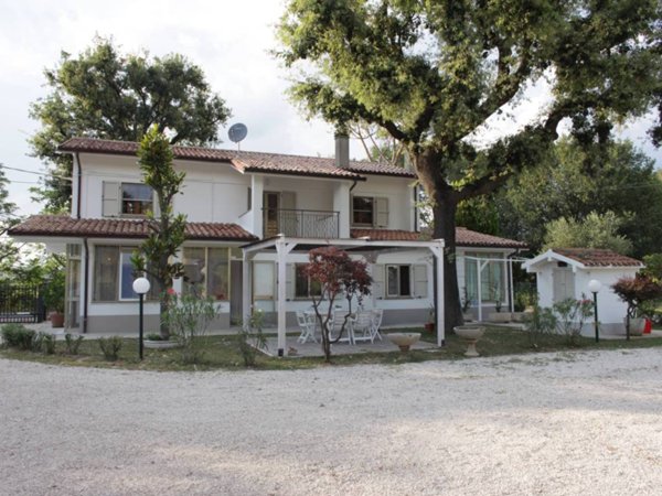 casa indipendente in vendita a Pesaro in zona Villa Ceccolini