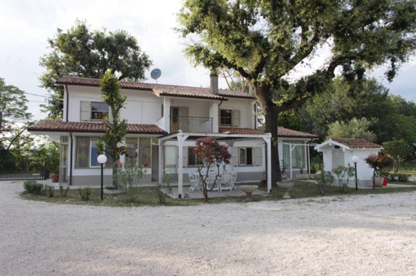 casa indipendente in vendita a Pesaro in zona Villa Ceccolini