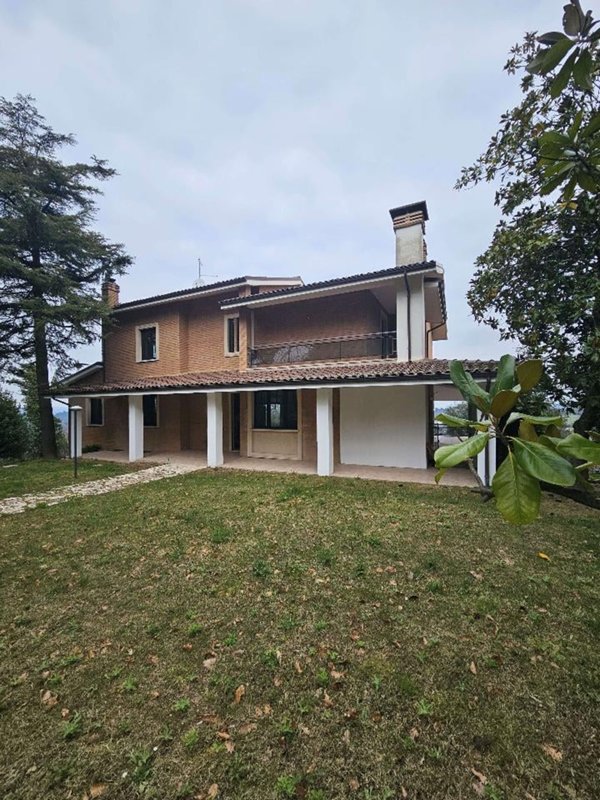 casa indipendente in vendita a Pesaro in zona Mare