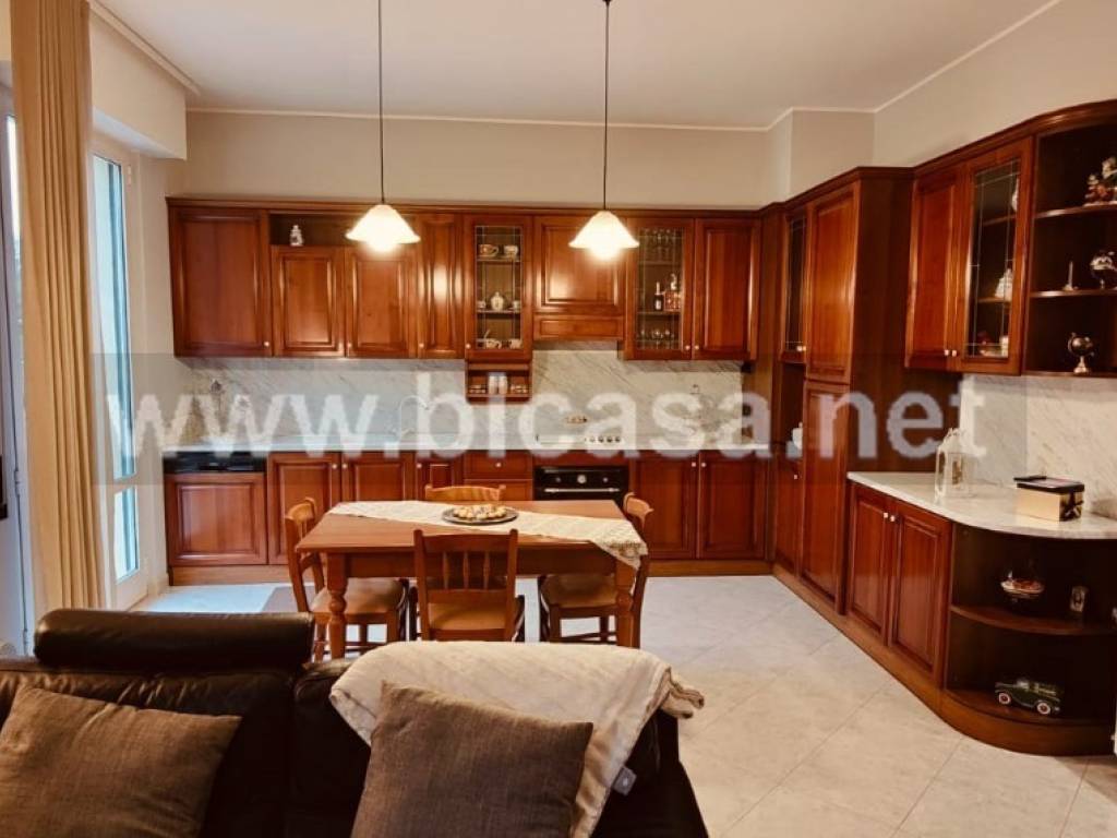 appartamento in vendita a Pesaro in zona Santa Veneranda