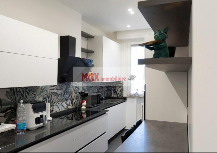 appartamento in vendita a Pesaro in zona Centro Città