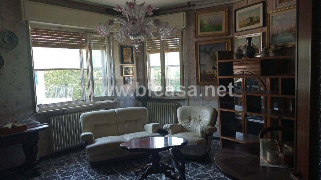 casa indipendente in vendita a Pesaro in zona Centro Città
