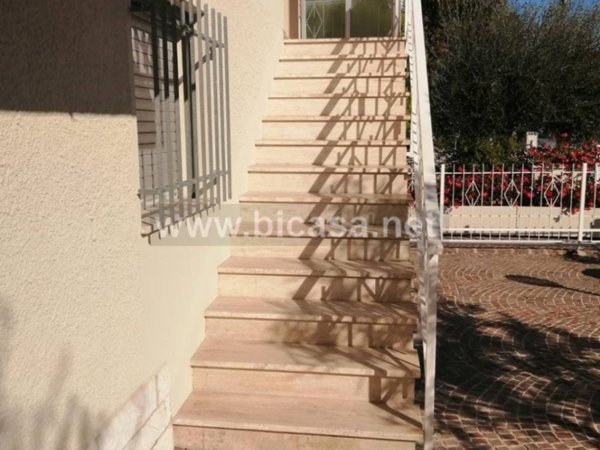 appartamento in vendita a Pesaro in zona Villa Fastiggi