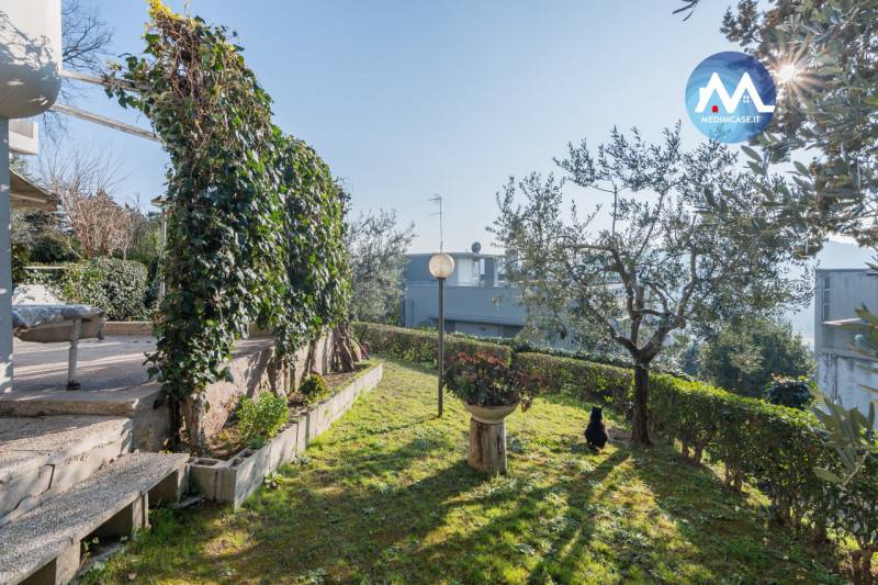 appartamento in vendita a Pesaro in zona Cattabrighe