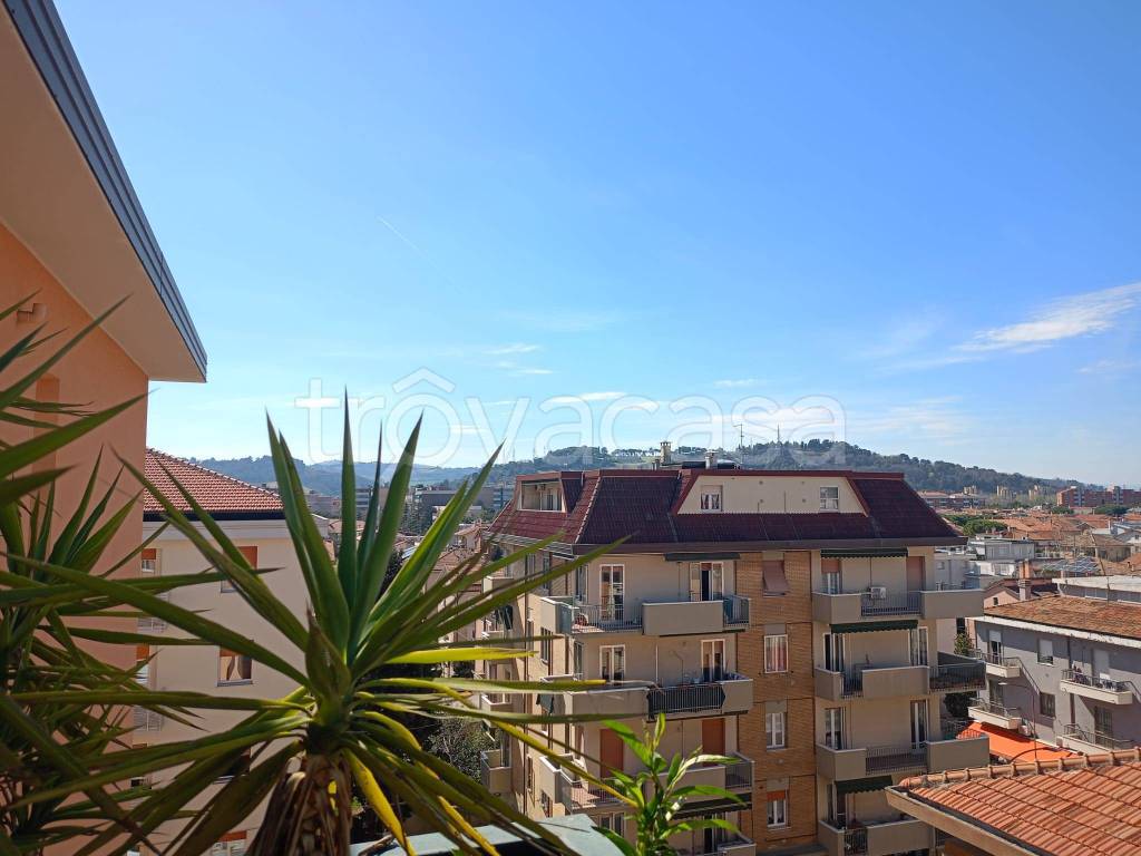 appartamento in vendita a Pesaro in zona Pantano