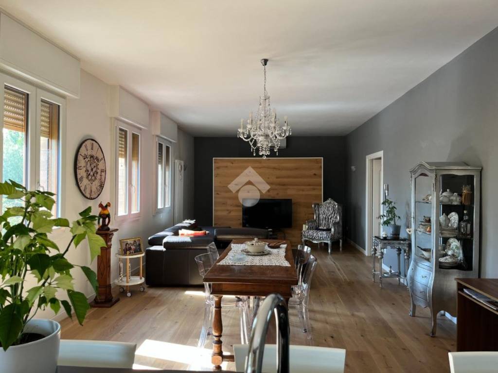 appartamento in vendita a Pesaro in zona Centro Città