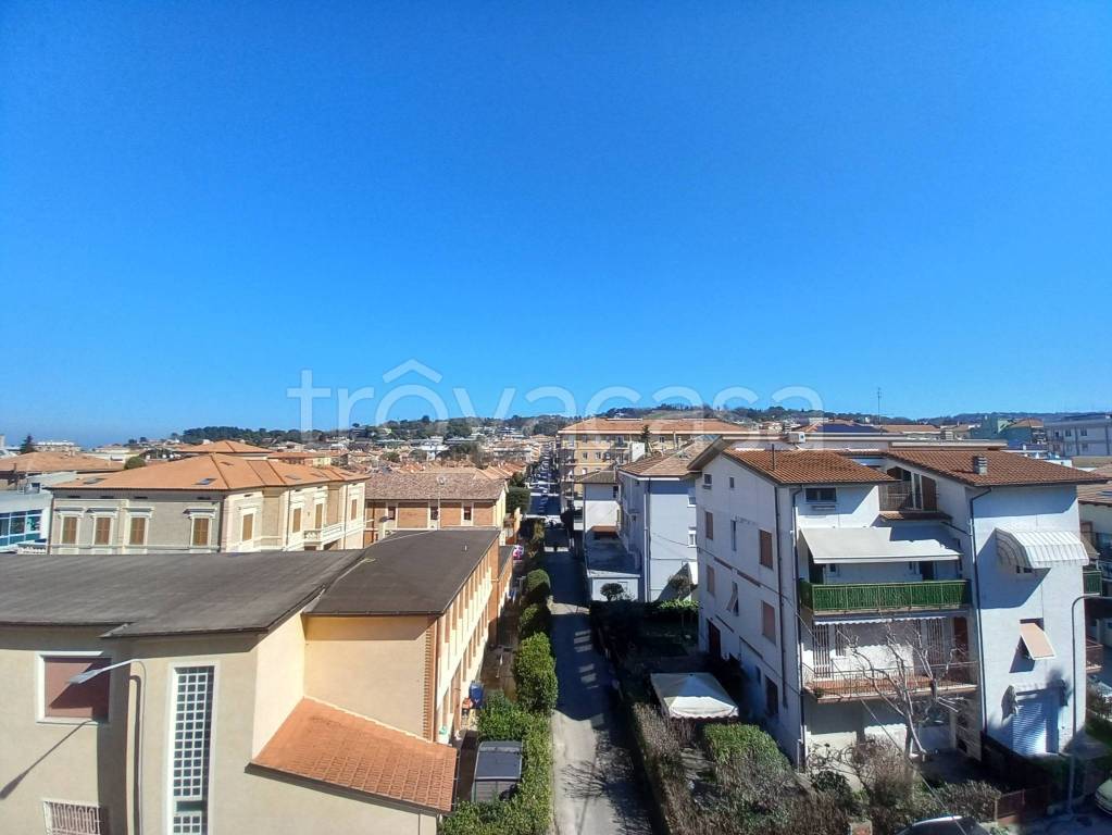 appartamento in vendita a Pesaro in zona Loreto