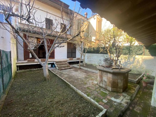casa indipendente in vendita a Pesaro in zona Mare