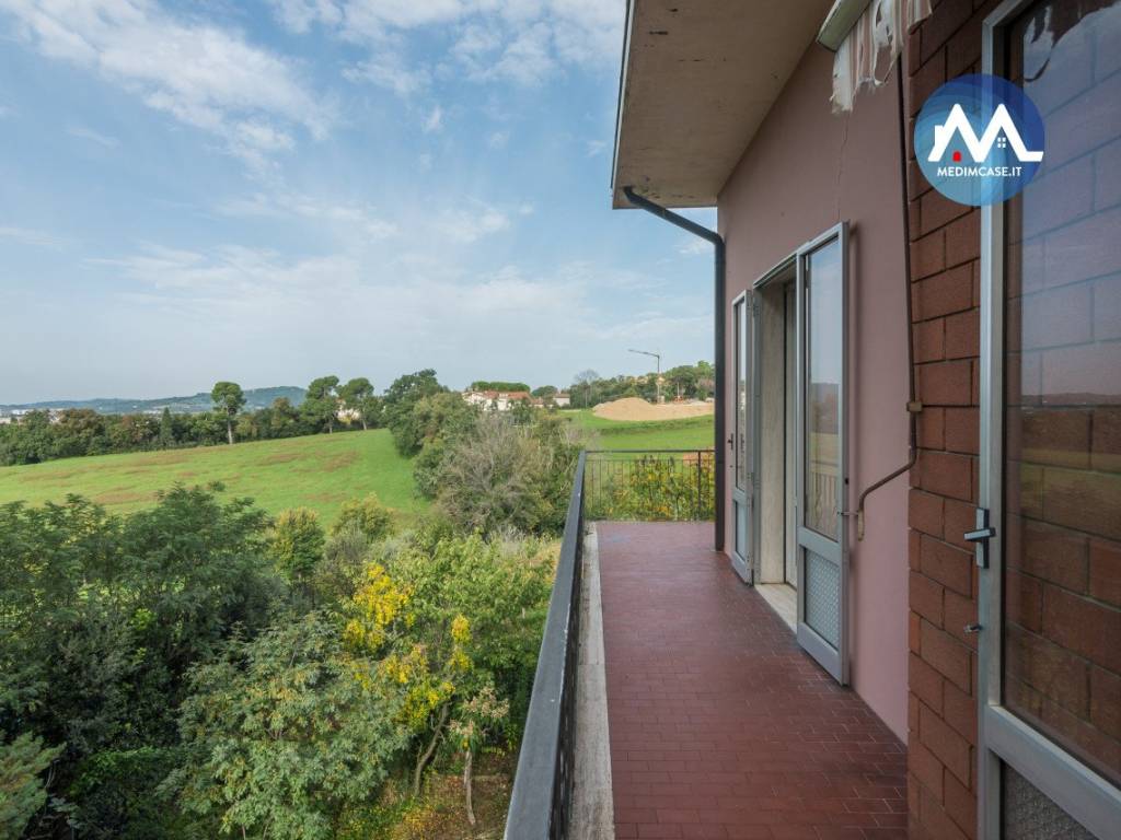 casa indipendente in vendita a Pesaro in zona Loreto