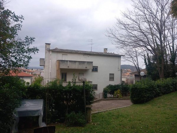 casa indipendente in vendita a Pesaro in zona Mare