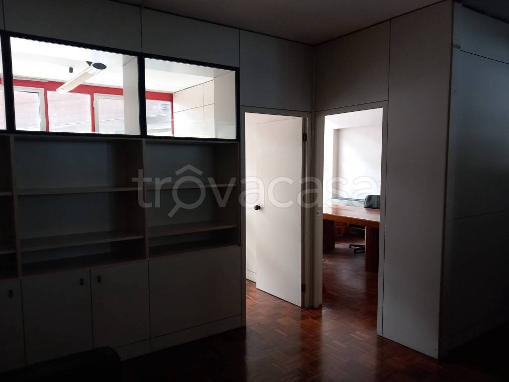 ufficio in vendita a Pesaro in zona Porto