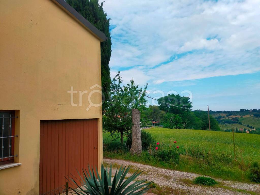 casa indipendente in vendita a Pesaro in zona Novilara